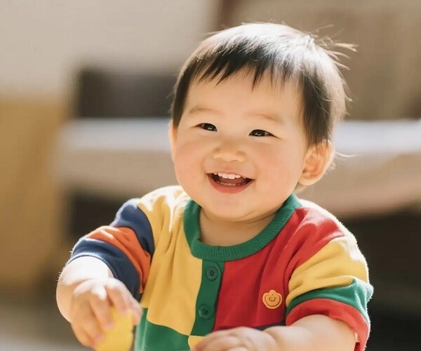 Em bé tài năng sinh ra đã để lộ 5 đặc điểm, bố mẹ thông minh biết đầu tư sớm cho con - 1