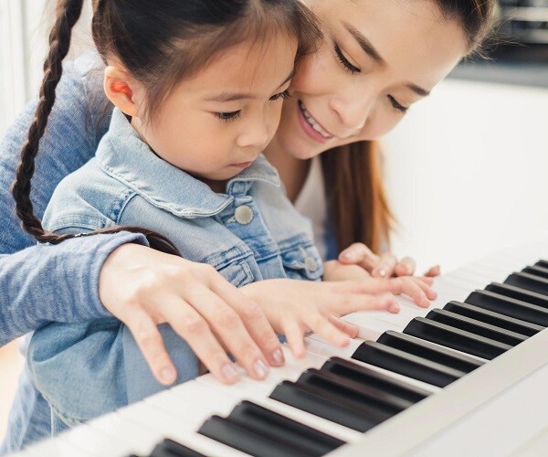 Trẻ IQ cao thường có 4 hành vi “khó chịu”, bố mẹ đừng vội trách mắng bỏ lỡ tài năng của con - 1