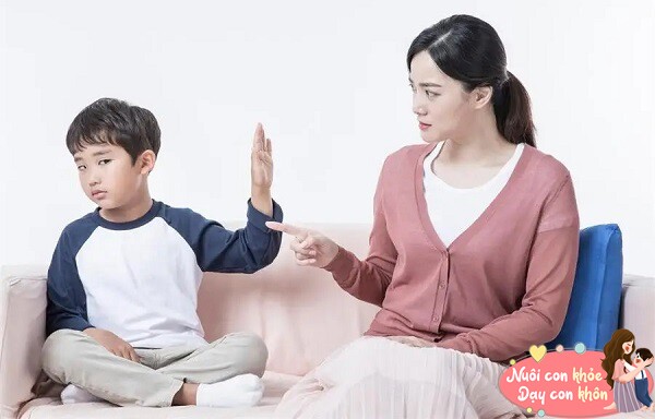 Nỗi buồn lớn nhất trong một gia đình là bố mẹ dùng 3 cách sai này dạy con, nhưng 90% nghĩ là đúng - 3