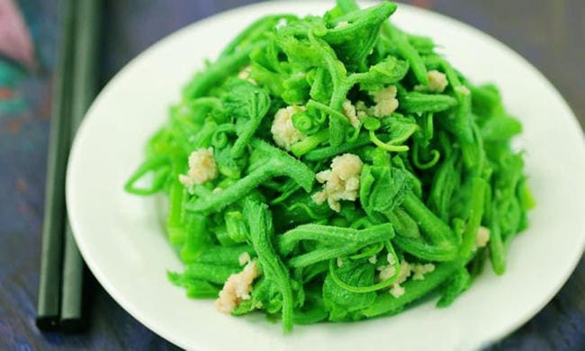 Loại rau nhà nghèo bán đầy chợ được ví như &#34;thần dược bổ máu&#34;, giàu sắt và canxi, mẹ bầu đừng bỏ qua! - 2
