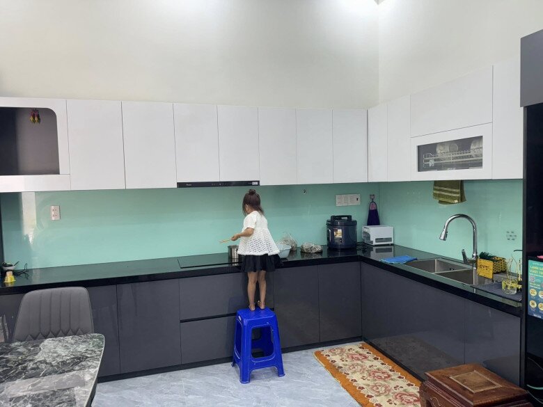 “Cô gái tí hon” người đồng bào Hrê xây nhà 2 tầng 1,5 tỷ báo hiếu, bố mẹ nhìn thành quả tưởng nằm mơ - 3