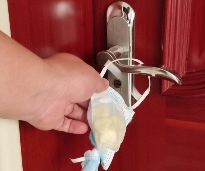 Cứ đến hè là mẹ chồng nhỏ ít dầu gió lên tỏi, tôi học theo và kết quả không ngờ - 4