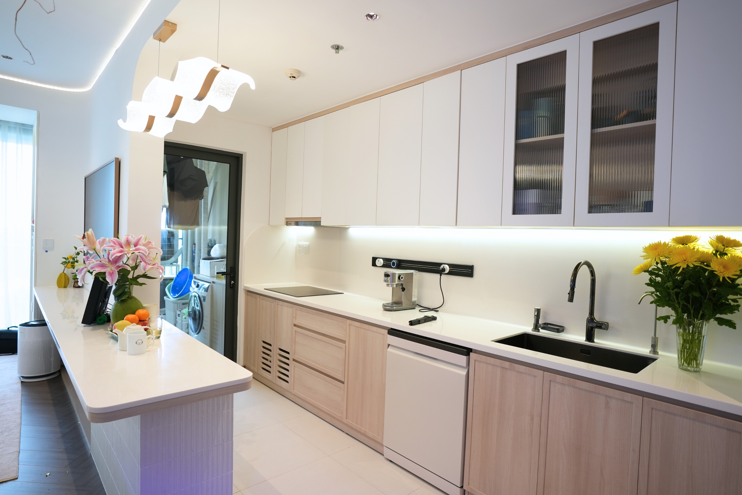 Được đến thăm toàn nhà sao đình đám từ Trấn Thành đến Hà Hồ, chàng trai 9X vay tiền mua nhà riêng, làm ra thiết kế cực sang trọng - 10