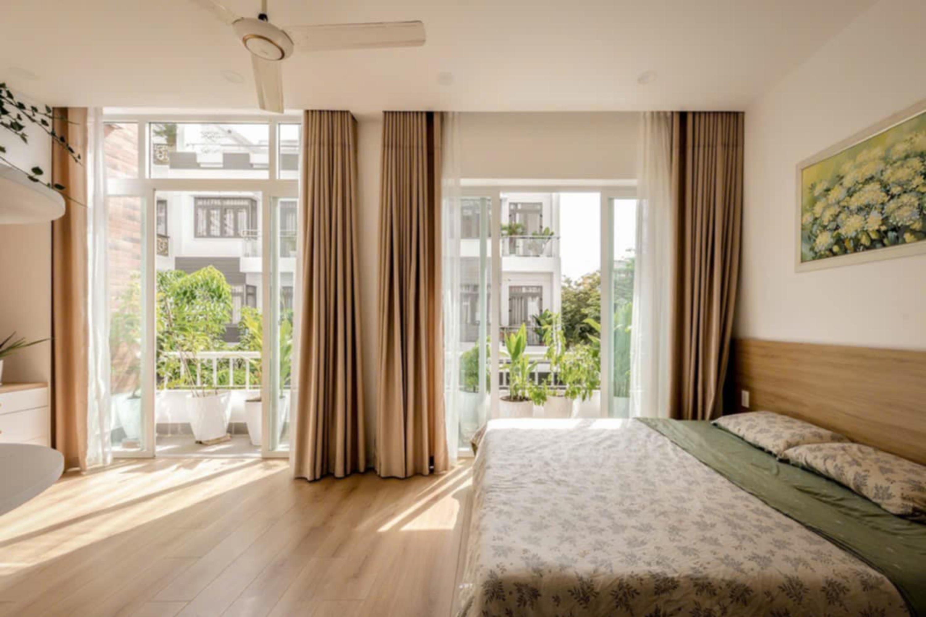 Sau nhiều năm ở trọ, cặp vợ chồng 3 con Bình Phước xây được căn nhà 3 tầng 2,4 tỷ, phủ màu trắng tuyệt đẹp - 18