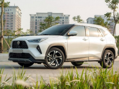 Giao thông - Loạt xe động cơ lai hybrid giảm giá mạnh, cạnh tranh xe điện