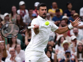 Video tennis Tsitsipas - Djokovic: Chóng vánh 3 set, cột mốc phi thường (Wimbledon)