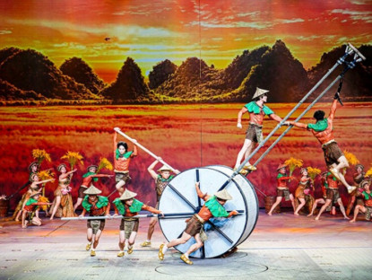 Thông tin doanh nghiệp - Vingroup ra mắt “Đất Nước Thiên Hùng Ca” - “Kỳ quan sân khấu” tôn vinh 4.000 năm lịch sử Việt Nam