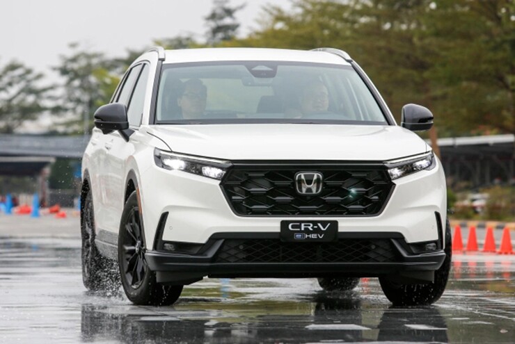 Xe mới đồng loạt giảm giá sâu, người mua vẫn tiếp tục chờ đợi - 1
