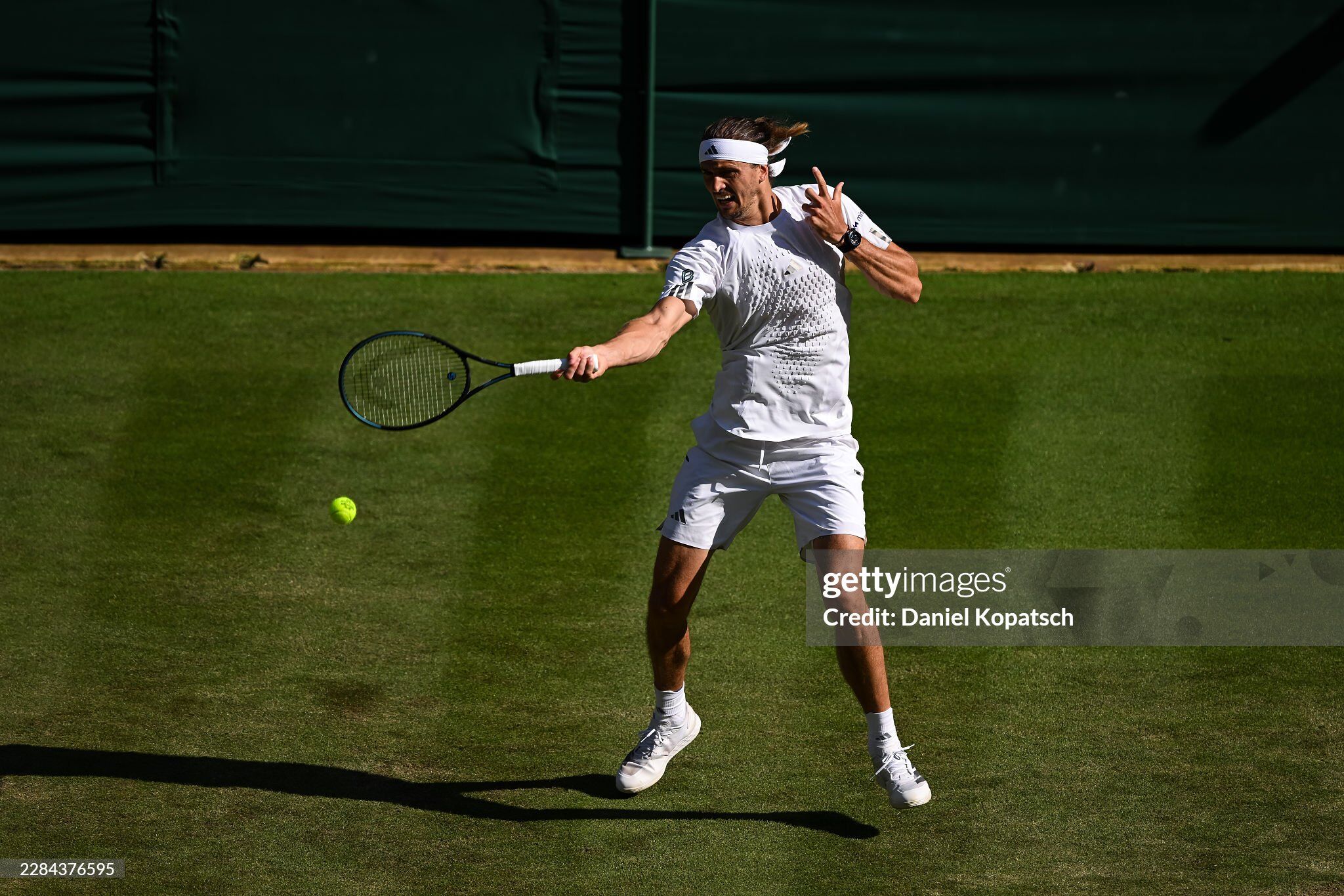 Tennis đỉnh cao Wimbledon: De Minaur - Fritz thắng nhàn, mỹ nhân Philippines tạo cột mốc lịch sử - 1