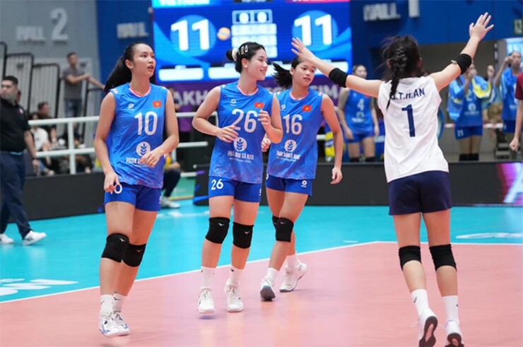 Phụ công 1m83 giúp bóng chuyền nữ U18 Việt Nam thắng đậm ở giải châu Á, rộng cửa đấu Trung Quốc - 1