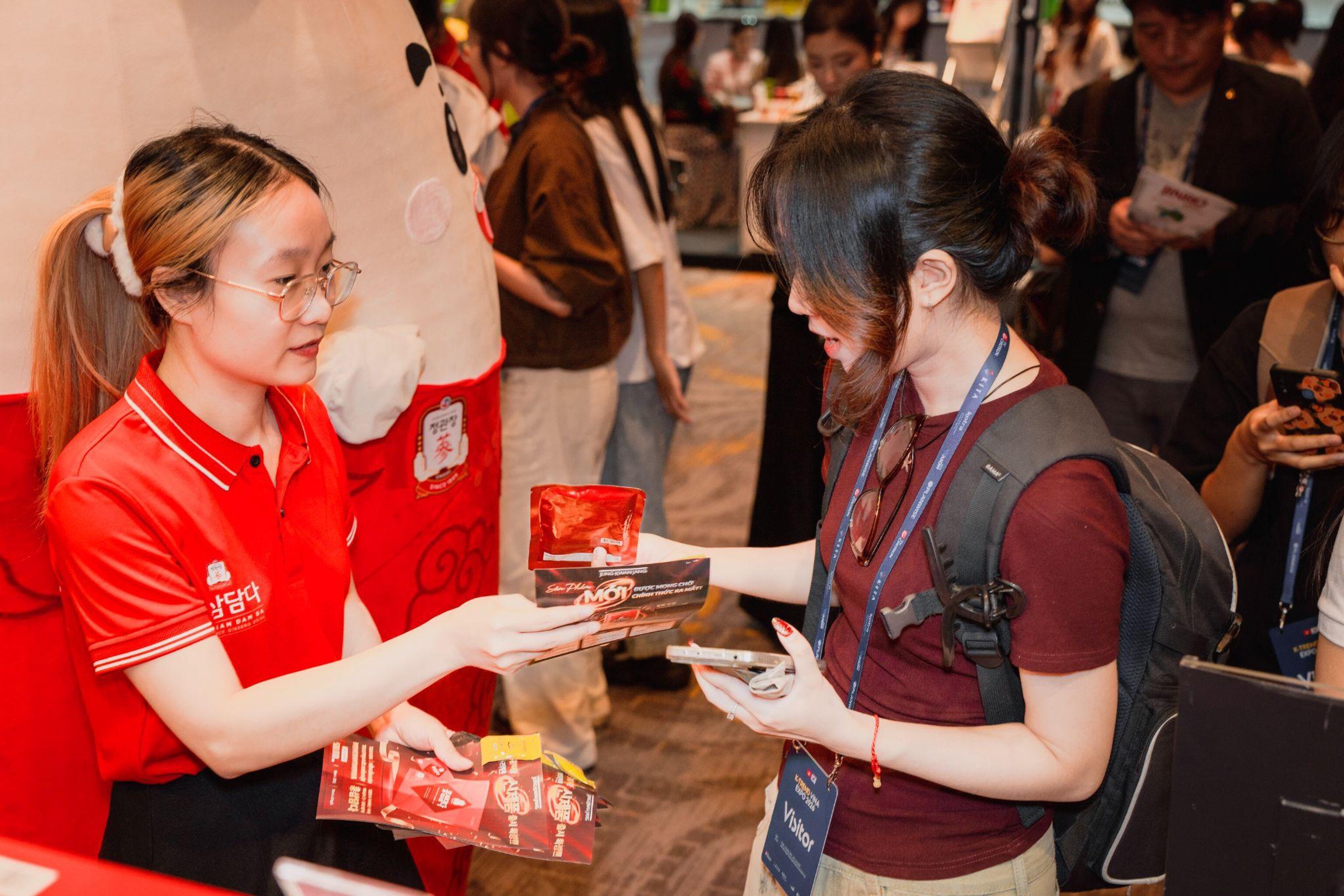 Hồng âm KGC Jung Kwan Jang Thu hút sự quan tâm tại K-Trend Vina Expo 2026 - 5