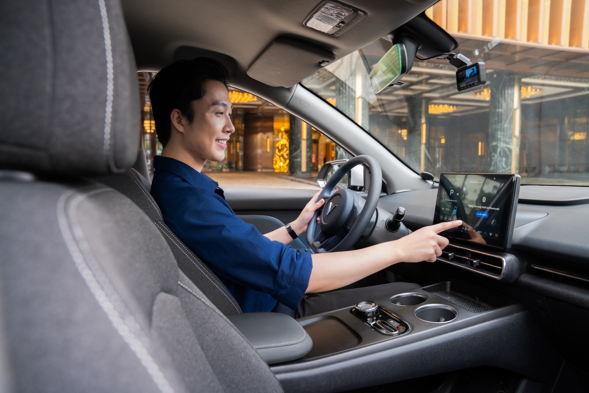 Không gian rộng, đi xa êm ái, VinFast Limo Green hút khách thuê xe tự lái - 2
