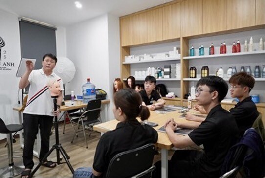 Châu Anh Hair Academy: Vì sao "hiểu nghề" phải bắt đầu từ gốc rễ? - 2
