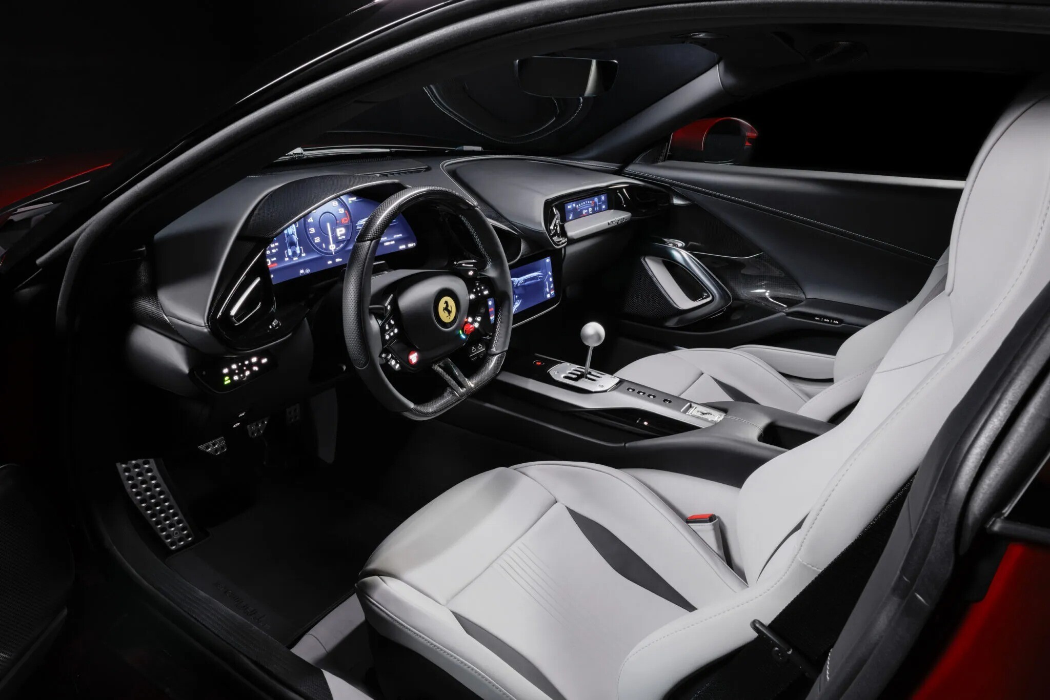 Ferrari 12Cilindri trang bị số sàn ra mắt toàn cầu - 4