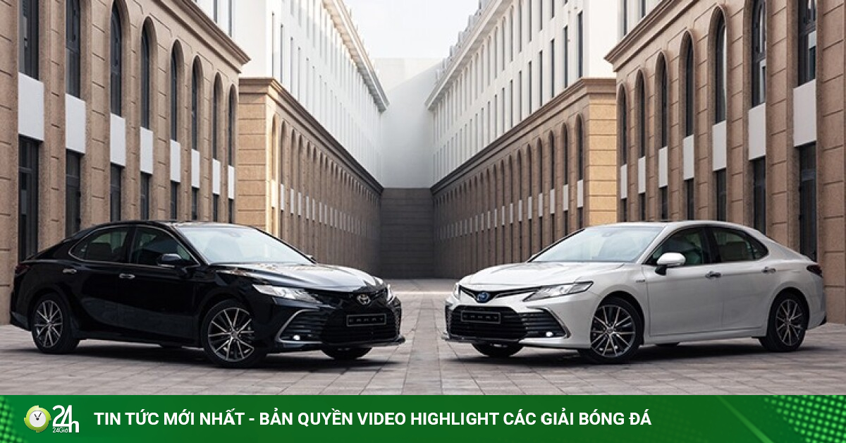 Sếp mua Camry Hybrid: Tài xế khóc ròng vì mất khoản thu nhập ngầm?