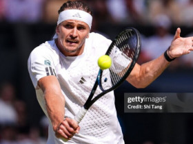Hấp dẫn Wimbledon: Zverev – Gauff giành quyền đi tiếp, Osaka dừng bước