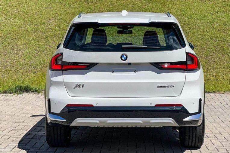 BMW X1 thế hệ mới được công bố giá bán gần 1,7 tỷ đồng - 2