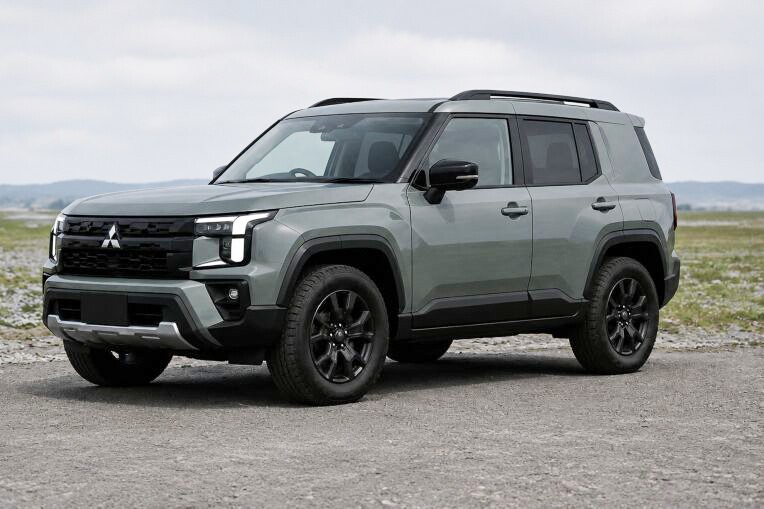 Lộ thêm ảnh phác thảo mới về dòng Mitsubishi Pajero iO - 1