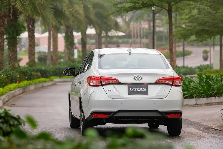 Mẫu xe vẫn giữ phong độ giữa lúc sedan hạng B tiếp tục lao dốc - 1