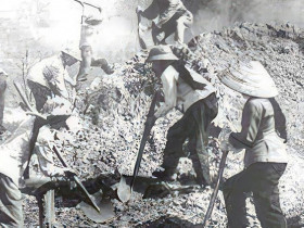 “Chuyện bây giờ mới kể” - Một bài thơ nhắc nhở muôn đời