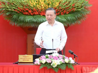 Tin Tức - Đẩy mạnh học tập, thực hành tư tưởng, đạo đức, phương pháp, phong cách Hồ Chí Minh trong giai đoạn phát triển mới