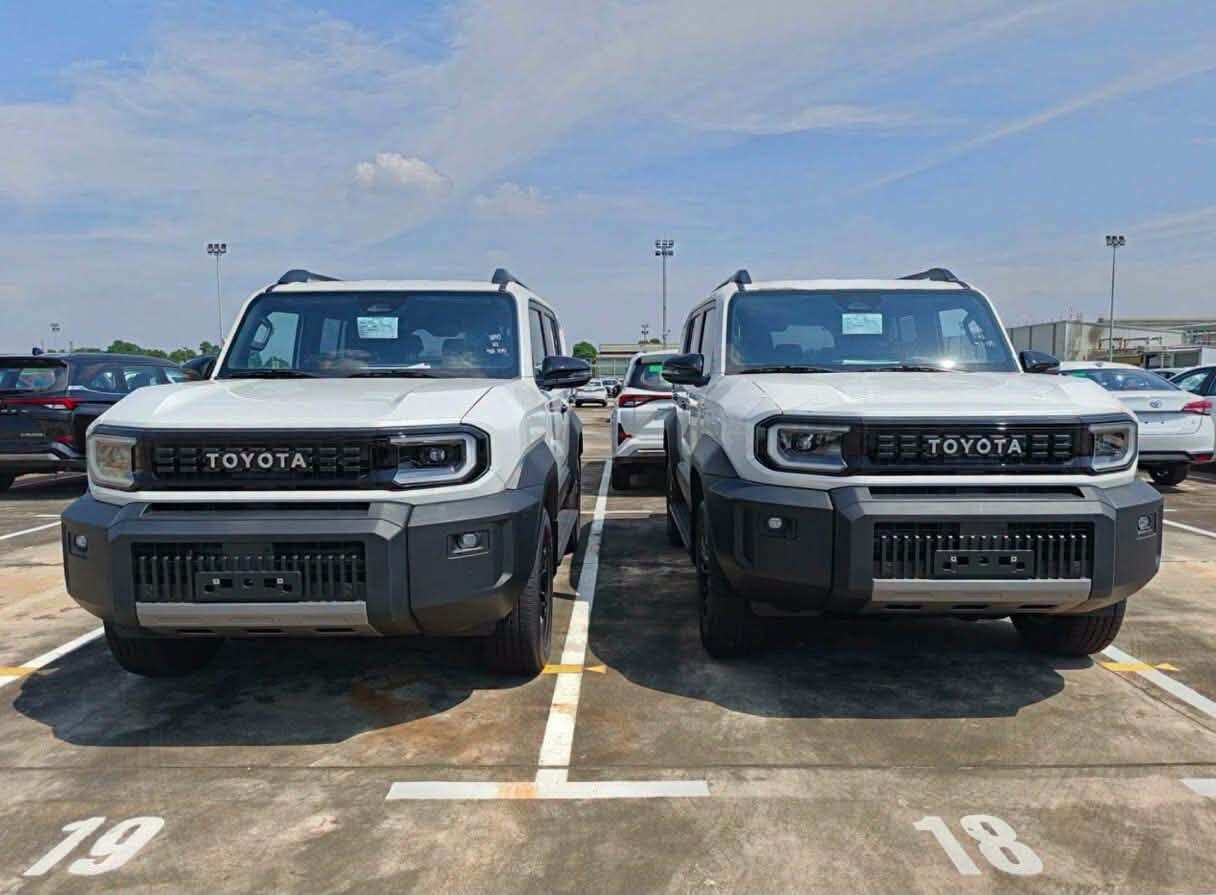 Lô xe Toyota Land Cruiser FJ đầu tiên cập cảng Việt Nam - 1