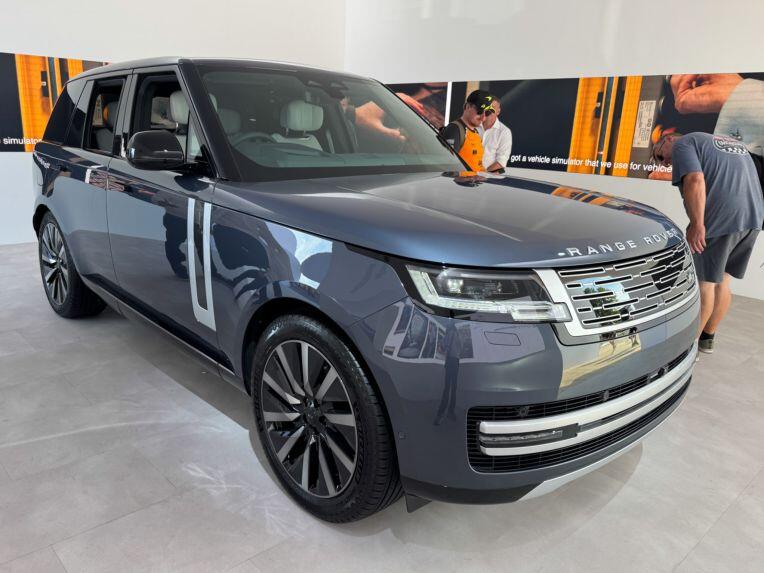 Range Rover phiên bản thuần điện lộ diện trước ngày ra mắt - 1