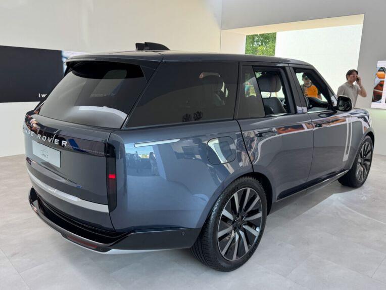 Range Rover phiên bản thuần điện lộ diện trước ngày ra mắt - 3