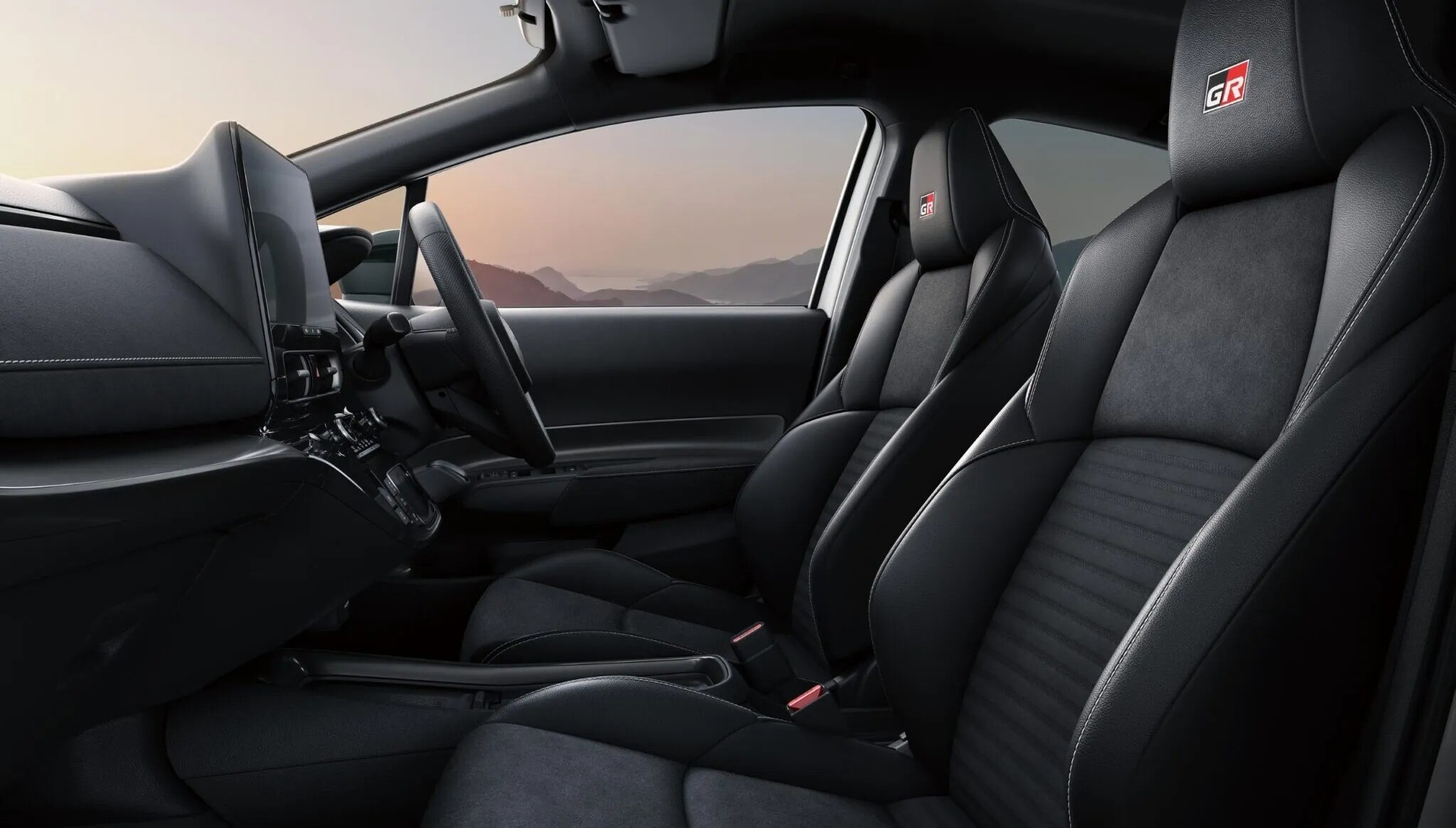Toyota trình làng mẫu xe hiệu suất cao Aqua GR mới - 4
