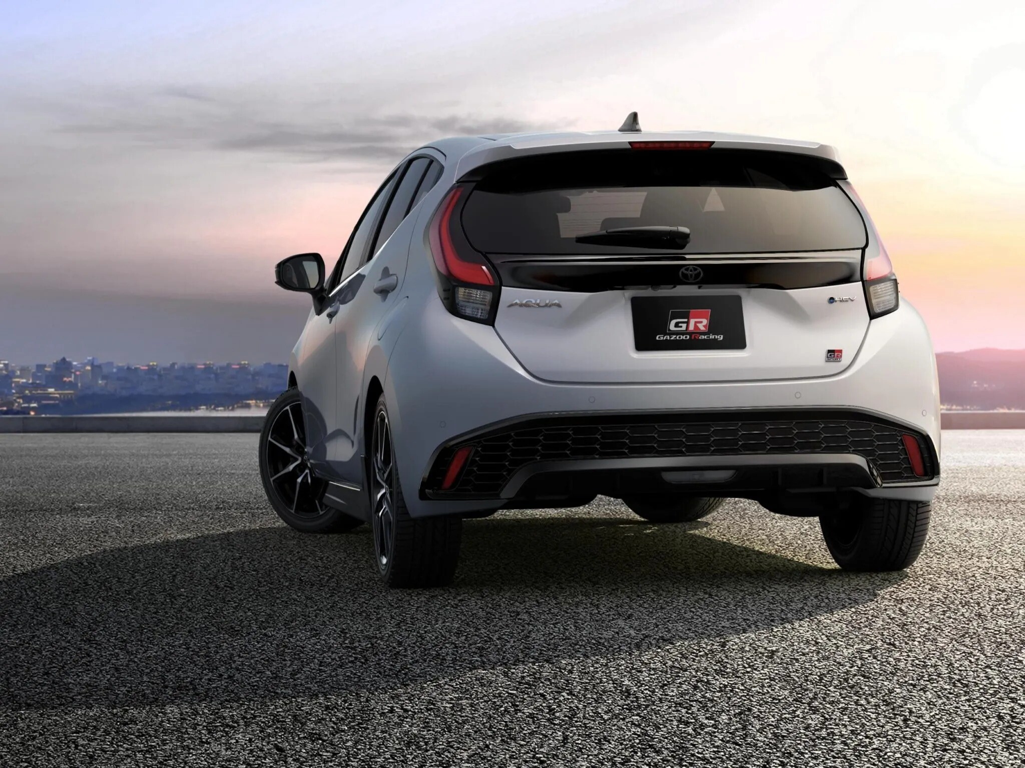 Toyota trình làng mẫu xe hiệu suất cao Aqua GR mới - 2