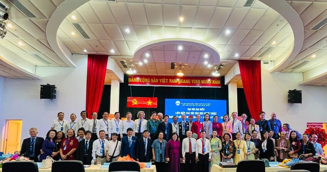 Xây dựng đội ngũ văn nghệ sĩ TP Hồ Chí Minh chuyên nghiệp, văn minh, hoạt động đúng tôn chỉ, mục đích - 2