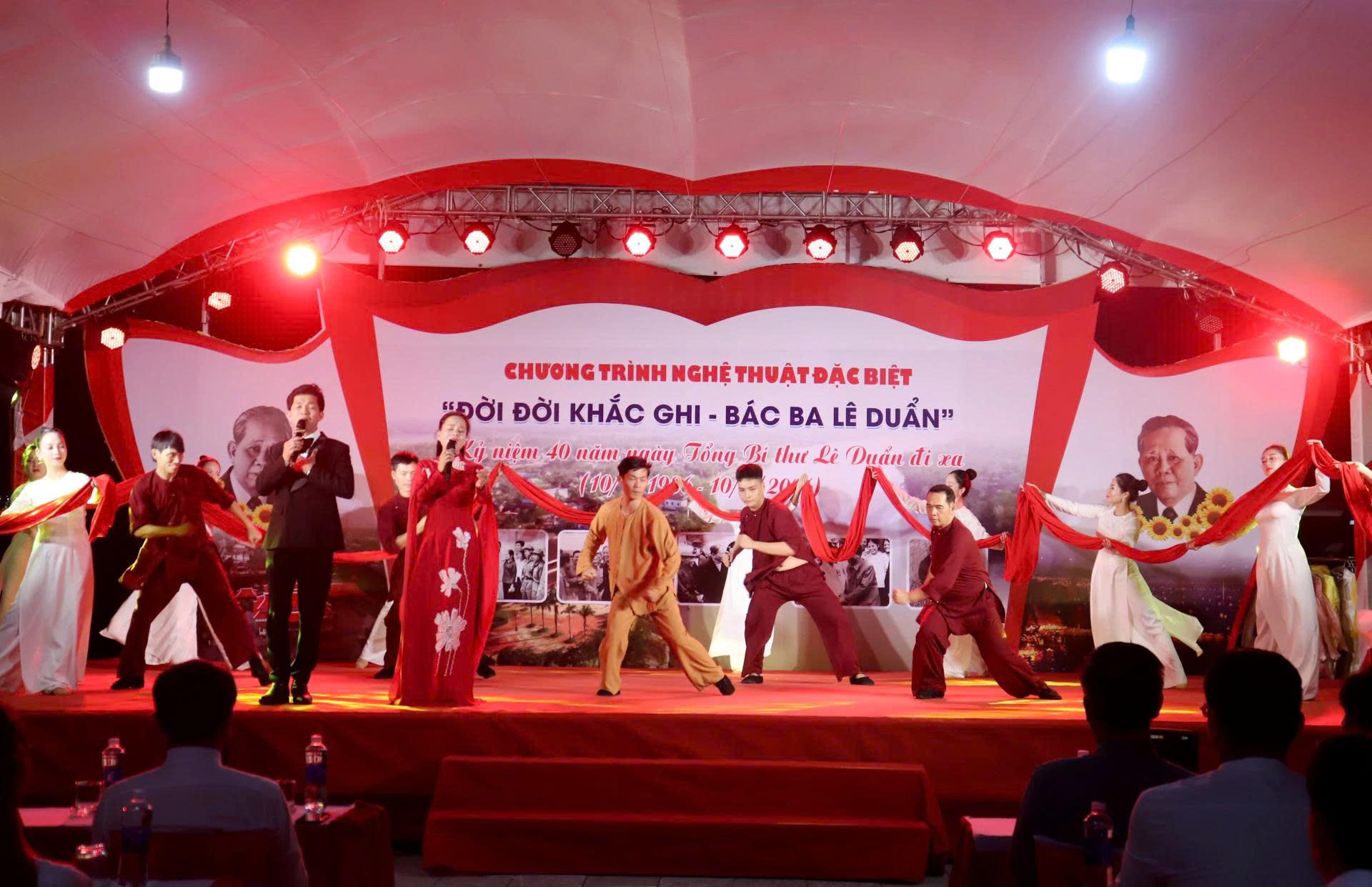 "Đời đời khắc ghi Bác Ba Lê Duẩn" - Dấu ấn một hành trình mới của nghệ thuật truyền thống Quảng Trị - 2