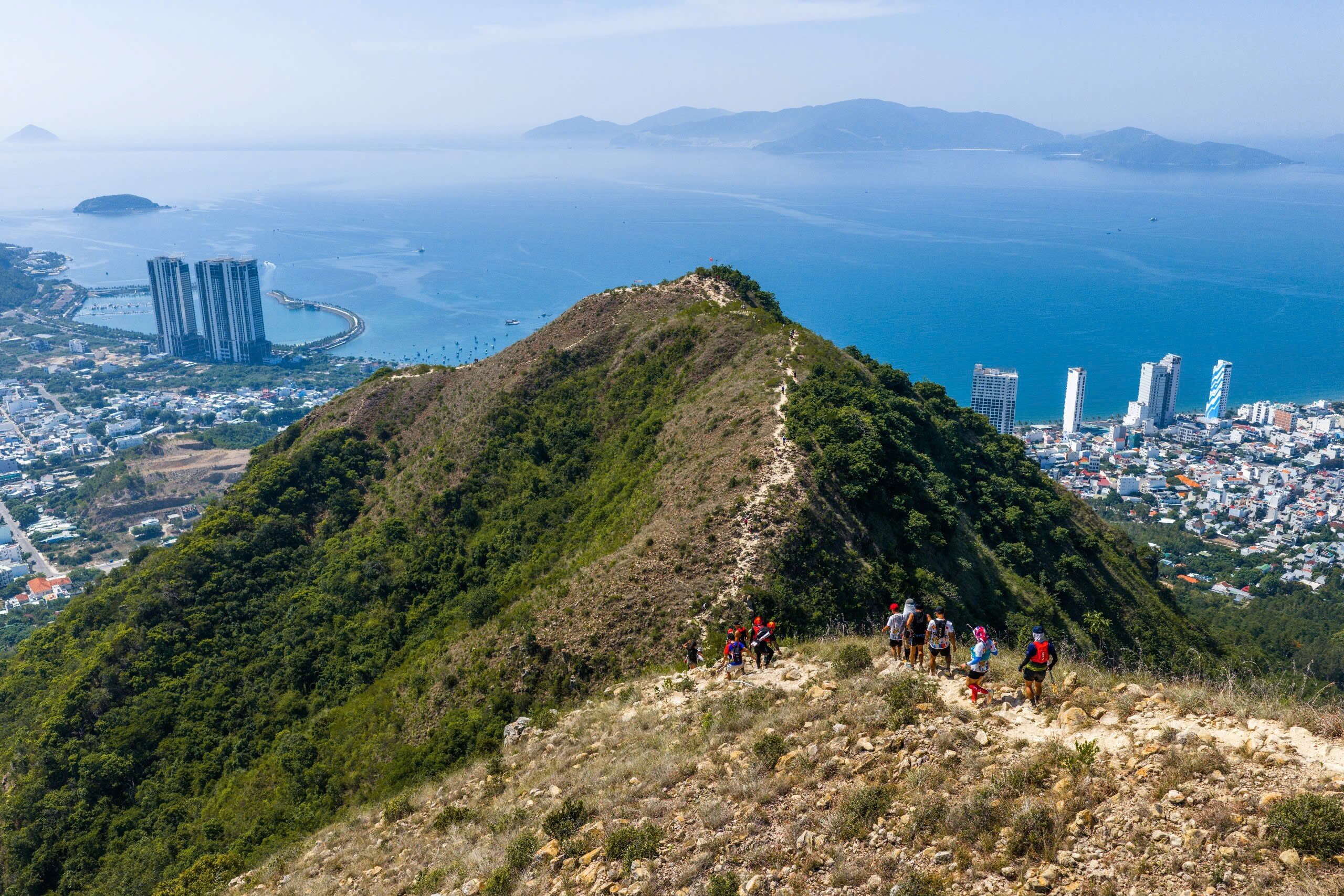 Chạy từ biển lên núi Cô Tiên: kiểu ‘đổi gió’ khi du lịch Nha Trang - 2