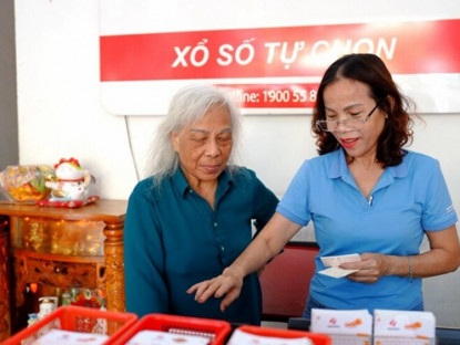 Thông tin doanh nghiệp - Tuổi 60 vẫn đều đặn bán Vietlott mỗi ngày vì thích được gặp khách hàng