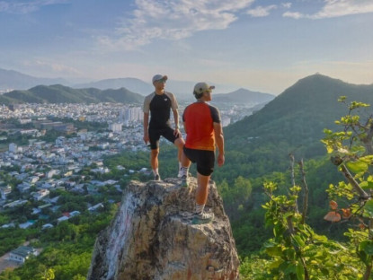 Thông tin doanh nghiệp - Chạy từ biển lên núi Cô Tiên: kiểu ‘đổi gió’ khi du lịch Nha Trang