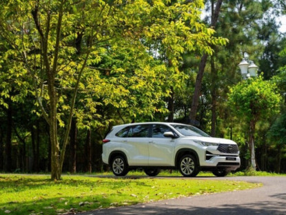Công nghệ - So sánh Toyota Innova và Honda CR-V: Lựa chọn nào cho gia đình và công nghệ?