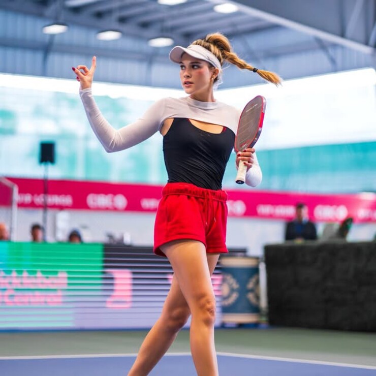 Mỹ nhân từ bỏ giấc mơ Wimbledon & cú bẻ lái trở thành "nữ hoàng" pickleball - 2