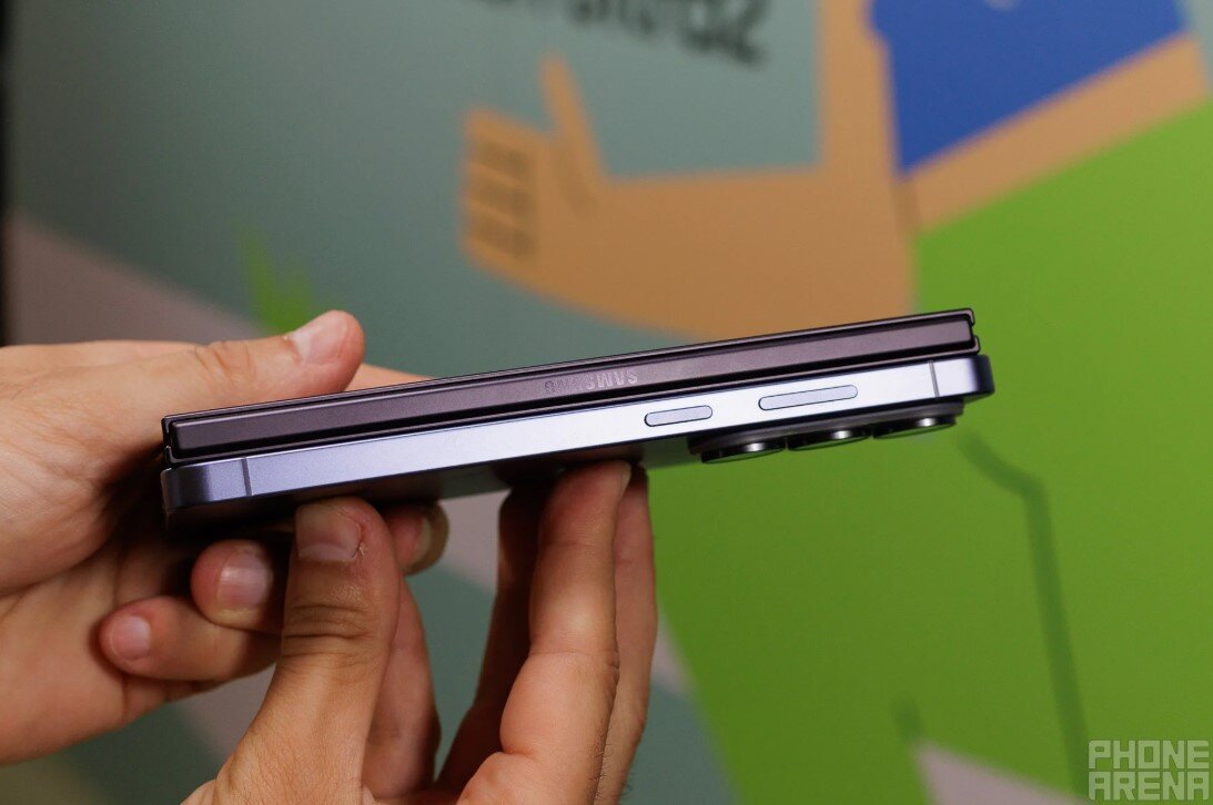 So kè Galaxy Z Fold 8 Ultra và Galaxy S26 Ultra - 3