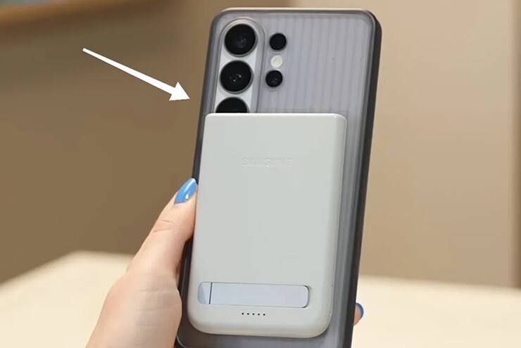 Samsung thành tâm điểm chế giễu vì thiết kế pin dự phòng cho Galaxy S26 Ultra - 1