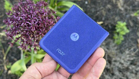 5 điện thoại Android nên mua thay vì Samsung Galaxy Z Flip 8 - 1