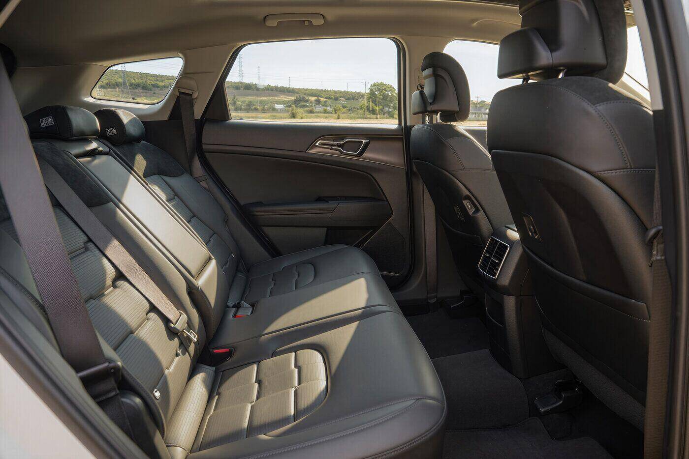 Kia Sportage mới thay đổi những gì để cạnh tranh Mazda CX-5? - 6