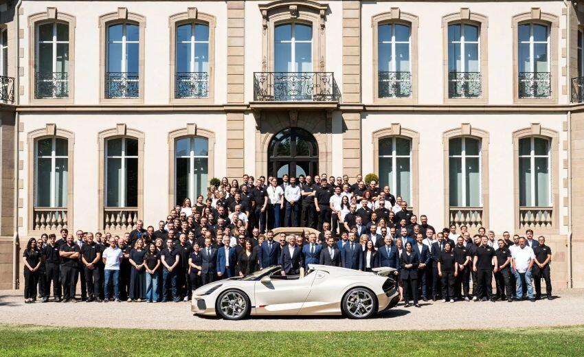 Bugatti xuất xưởng chiếc hypercar Mistral cuối cùng - 1