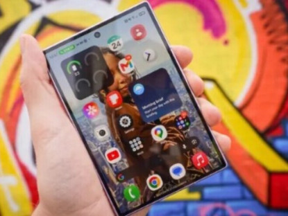 Công nghệ - Trải nghiệm thực tế Galaxy Z Fold 8: Màn hình hộ chiếu có hữu ích?