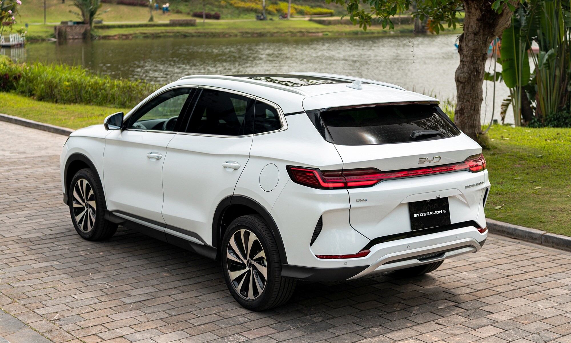 BYD Sealion 6: Thiết kế hiện đại, nội thất cao cấp, vận hành tiết kiệm - 6