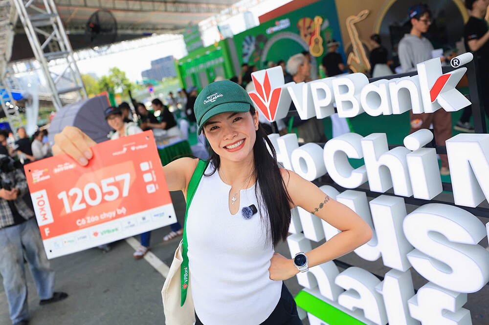 Nóng hơn cả cái nắng Sài Gòn, dàn trai xinh gái đẹp đổ bộ VPBank Ho Chi Minh City Music Half Marathon 2026 - 3