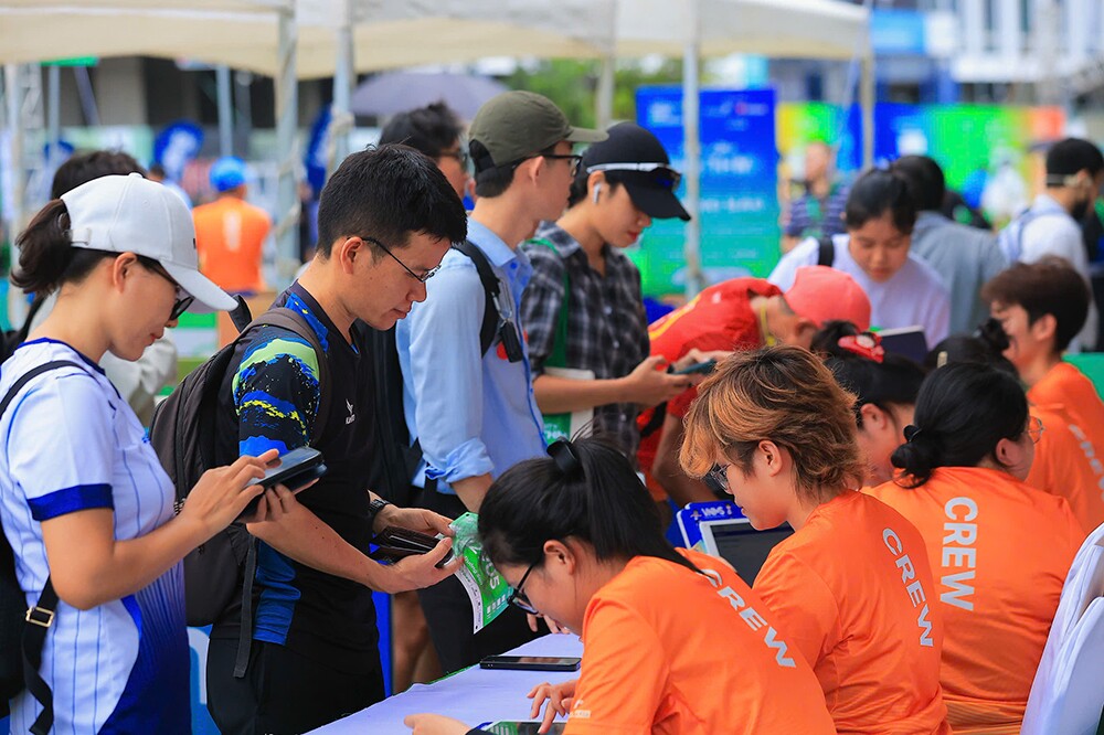 Nóng hơn cả cái nắng Sài Gòn, dàn trai xinh gái đẹp đổ bộ VPBank Ho Chi Minh City Music Half Marathon 2026 - 4