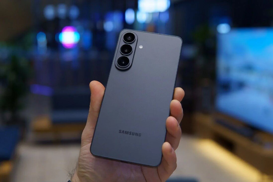 Samsung đang phải lấy lợi nhuận bán chip bù lỗ cho smartphone - 2