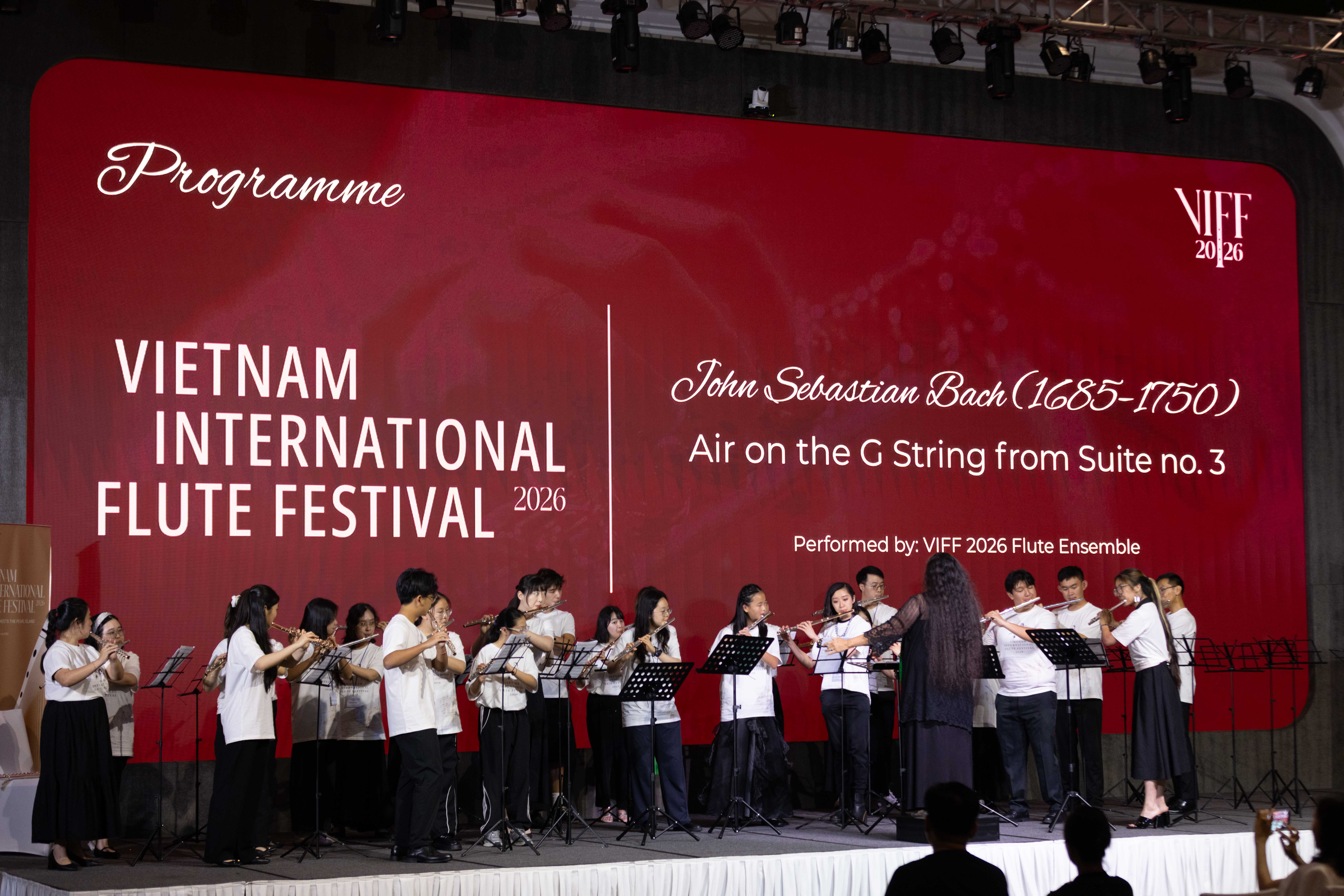 “Tôi muốn nghệ sĩ trẻ Việt Nam dám mơ những giấc mơ lớn hơn” - 1