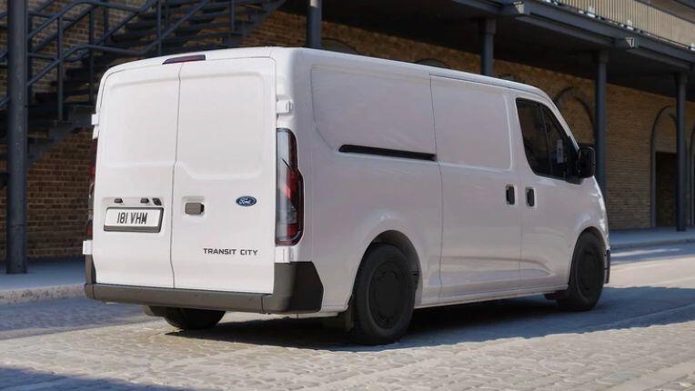 Ford Transit EV lộ diện hình ảnh đầu tiên - 3