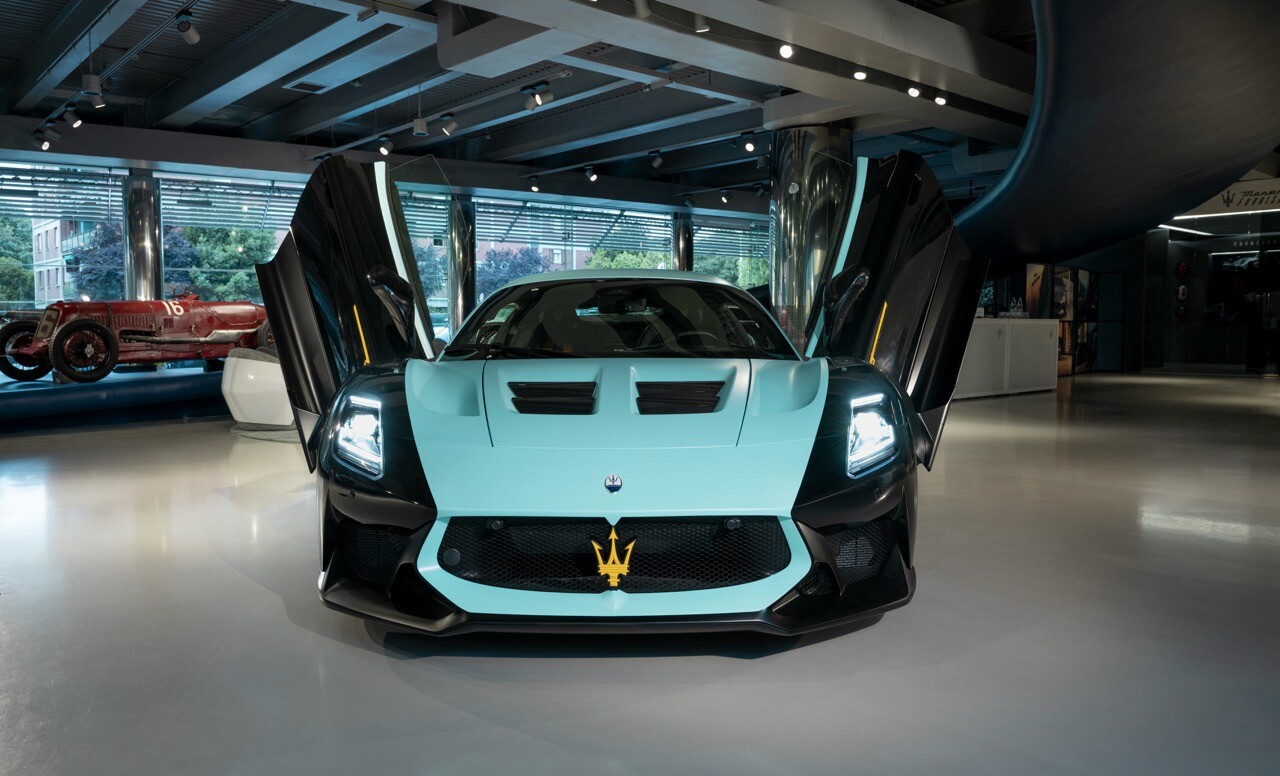 Maserati hồi sinh mẫu siêu xe MC12 từ GT2 Stradale Fuoriserie - 3